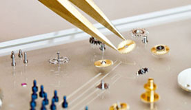 杭州爱彼指定维修门店打开表壳